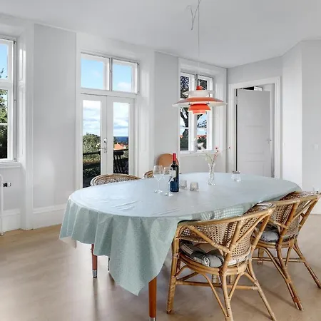 In With Kitchen